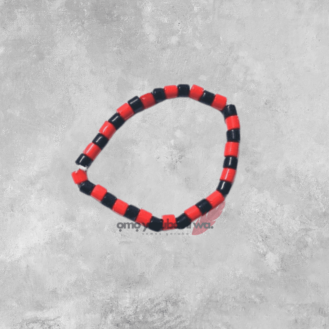 Ide Esu Rojo-negro